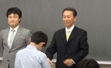 「中学生徒会役員・各種委員長等任命式」および「中学生徒総会」