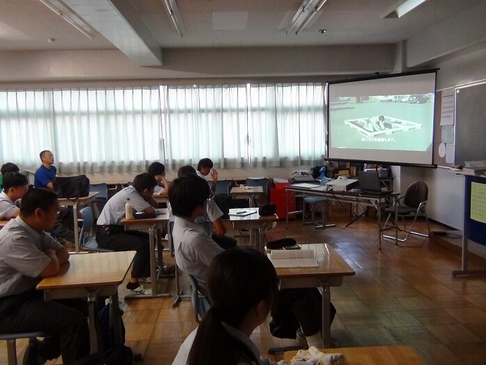 総合的な学習の時間「家づくり」(中学3年生)