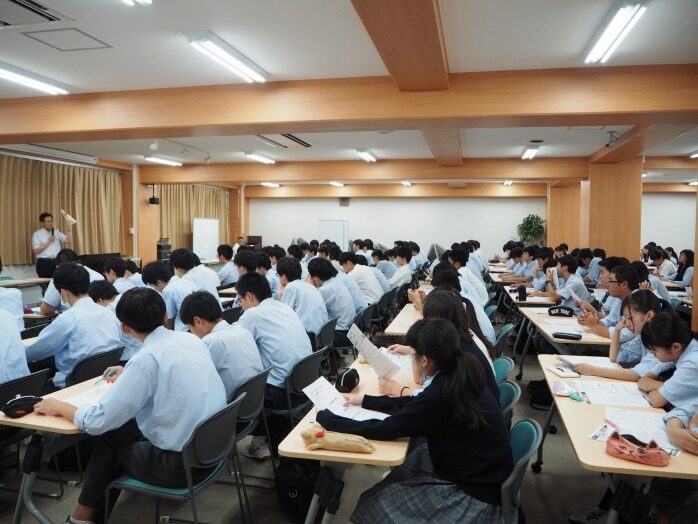 進学ガイダンス「大学入試センター試験・一般入試」（高校３年生）