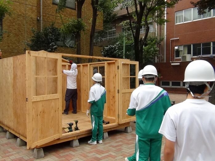 総合的な学習の時間「家づくり」(中学3年生)
