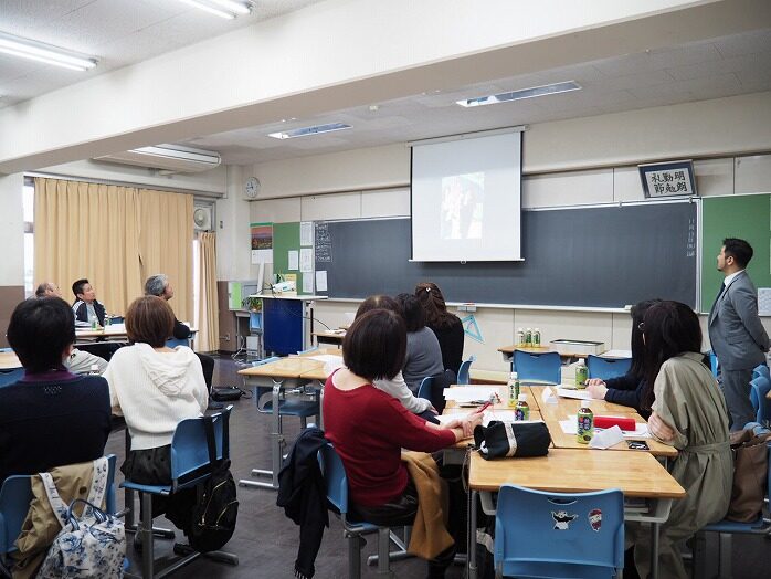 クラス懇談会の様子