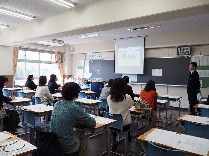 クラス懇談会の様子