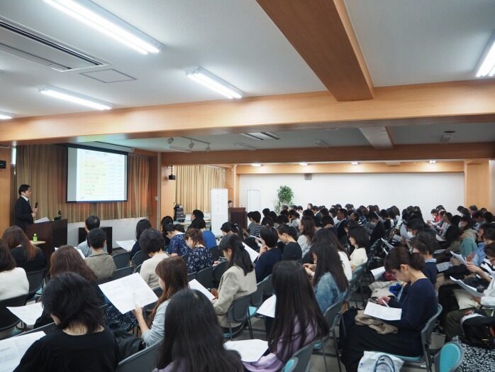 保護者進路講演会の様子