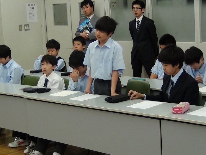 「中学生徒会役員・各種委員長等任命式」および「中学生徒総会」