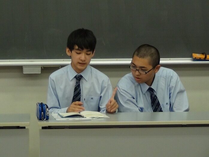 「中学生徒会役員・各種委員長等任命式」および「中学生徒総会」