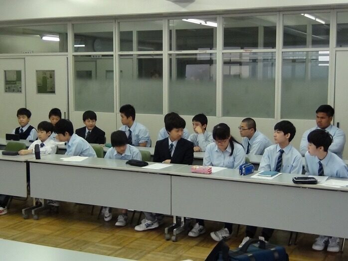 「中学生徒会役員・各種委員長等任命式」および「中学生徒総会」