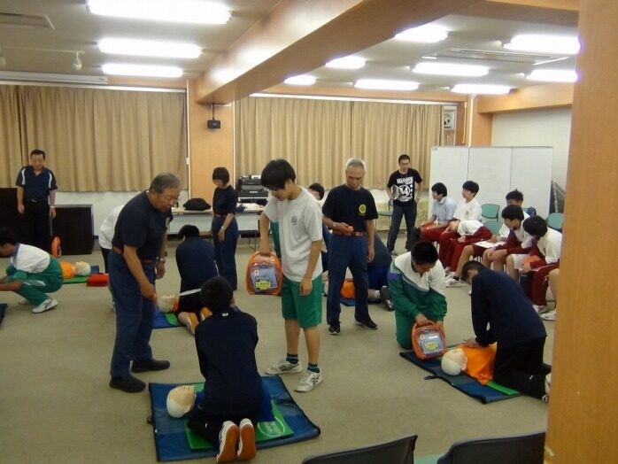 総合的な学習の時間「救命講習」