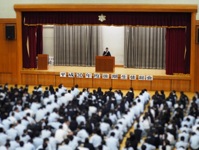 後期生徒総会の様子