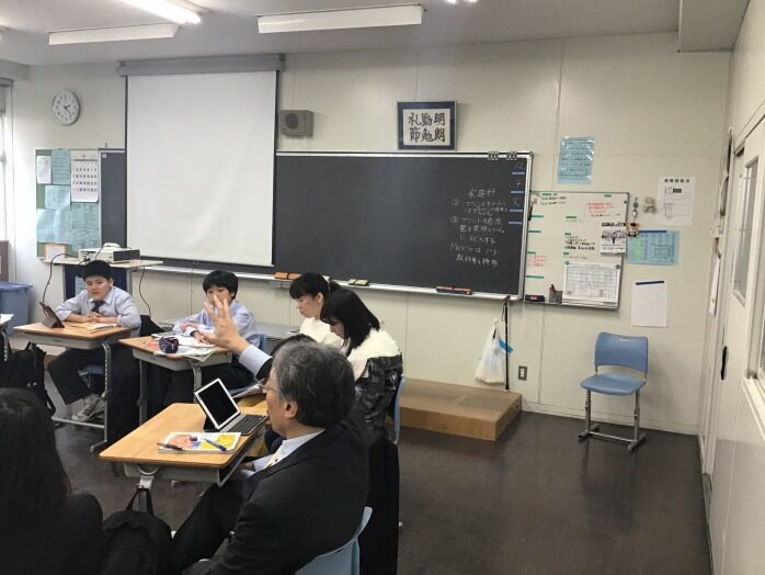 授業視察・意見交換会　国内外大学教授来校