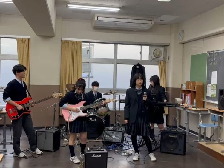 軽音楽部