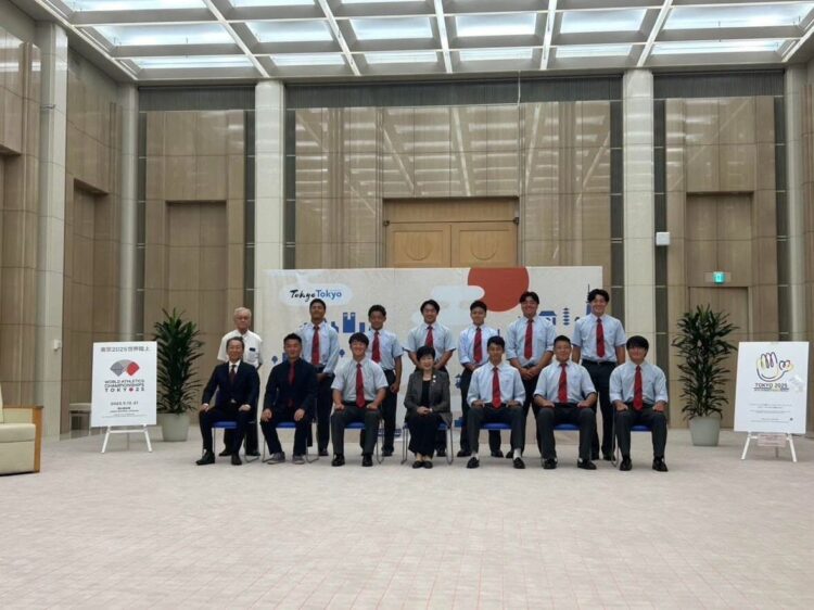 ラグビーフットボール部　東京都知事表敬訪問