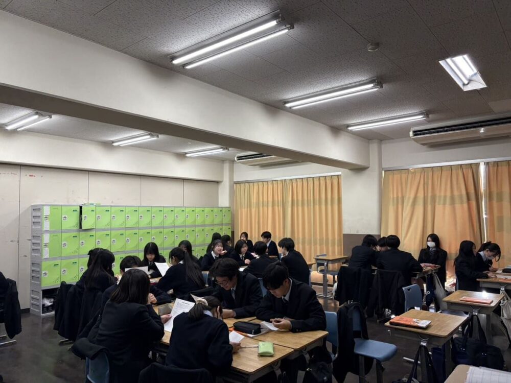 20251217進路ガイダンス01