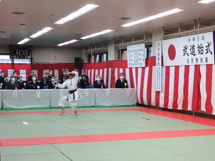 h_karatedo_perform