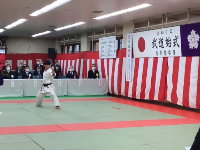 h_karatedo_perform